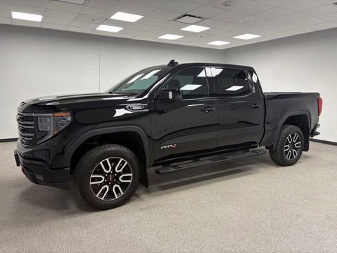 Used 2025 GMC Sierra 1500 AT4 w/ Technology Package AWD/4WD image 5