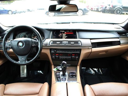 Used 2015 BMW 750Li image 11