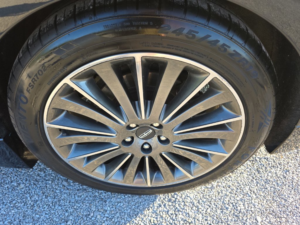 Used 2014 Lincoln MKZ AWD image 25