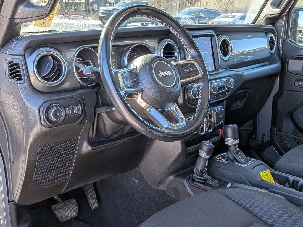 Used 2021 Jeep Wrangler Unlimited Sahara w/ Uconnect 4C Nav & Sound Group AWD/4WD image 9