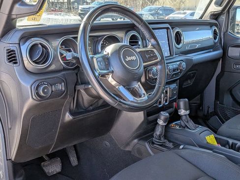 Used 2021 Jeep Wrangler Unlimited Sahara w/ Uconnect 4C Nav & Sound Group AWD/4WD image 9