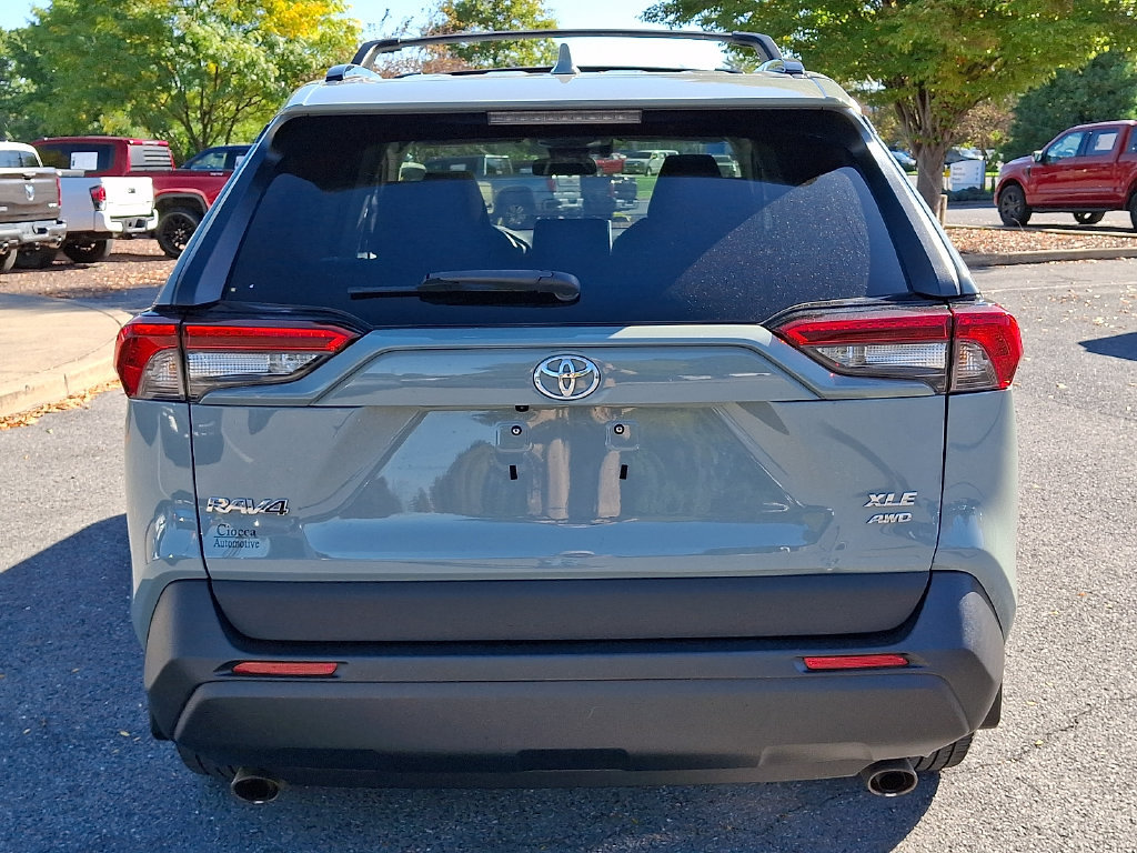 Used 2021 Toyota RAV4 XLE w/ Convenience Package AWD/4WD image 7