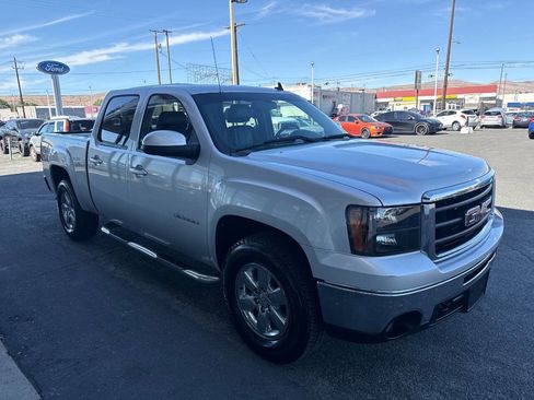 Used 2010 GMC Sierra 1500 SLT w/ SLT Convenience Package AWD/4WD image 3