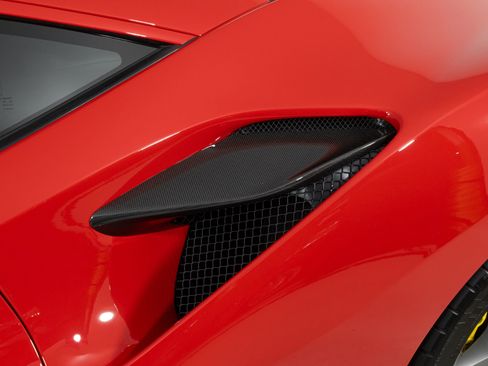 Certified 2022 Ferrari F8 Tributo RWD image 14