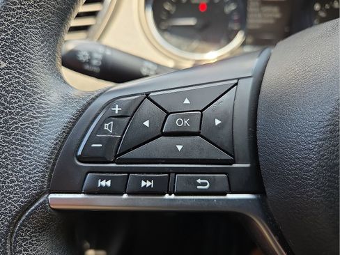 Used 2017 Nissan Rogue Sport SV AWD/4WD image 19