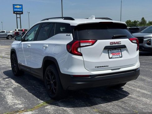 Used 2022 GMC Terrain SLE w/ Driver Convenience Package FWD image 6
