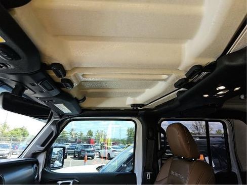 Used 2021 Jeep Gladiator Rubicon w/ Uconnect 4C Nav & Sound Group AWD/4WD image 8