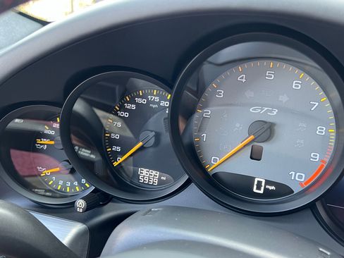 Used 2018 Porsche 911 GT3 RWD image 22