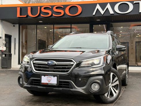 Used 2018 Subaru Outback 2.5i Limited image 1