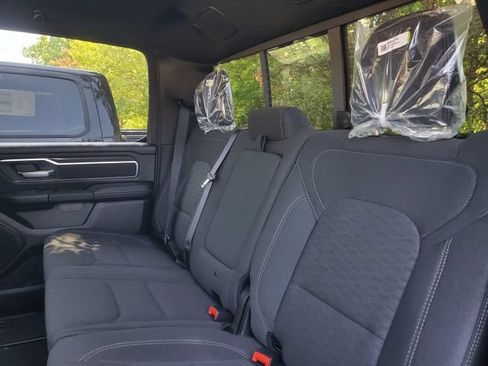 New 2026 RAM 1500 4x4 Crew Cab image 28