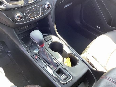 Used 2022 Chevrolet Equinox RS w/ RS Leather Package image 18