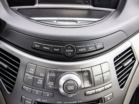 Used 2011 Subaru Tribeca Limited w/ PWR Moonroof & Navigation Pkg image 11