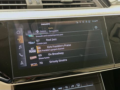 Used 2022 Audi e-tron Premium Plus w/ Premium Plus Package AWD/4WD image 21