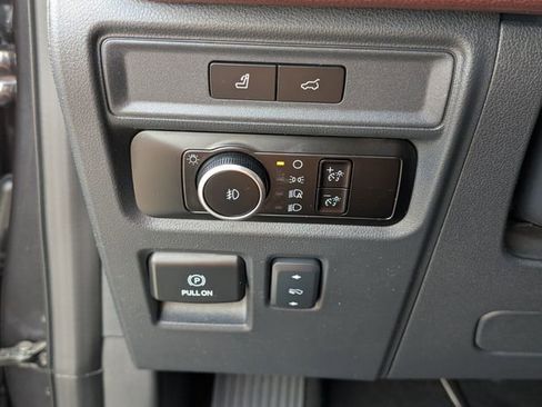 Used 2024 Ford Expedition Limited image 34