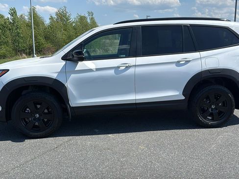 Used 2022 Honda Pilot TrailSport image 11