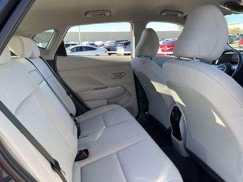Used 2025 Hyundai Kona SEL image 27