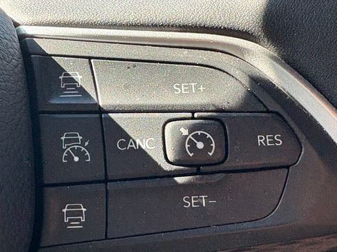 Certified 2024 Jeep Grand Cherokee Laredo X AWD/4WD image 15