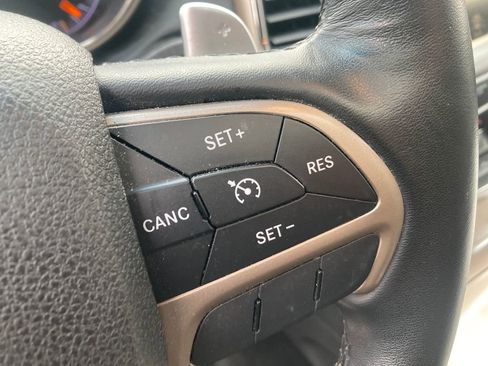 Used 2015 Jeep Grand Cherokee Limited image 44