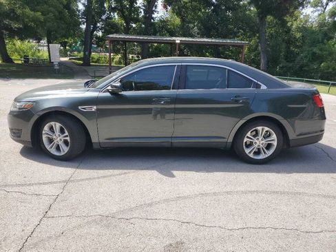 Used 2016 Ford Taurus SEL FWD image 3