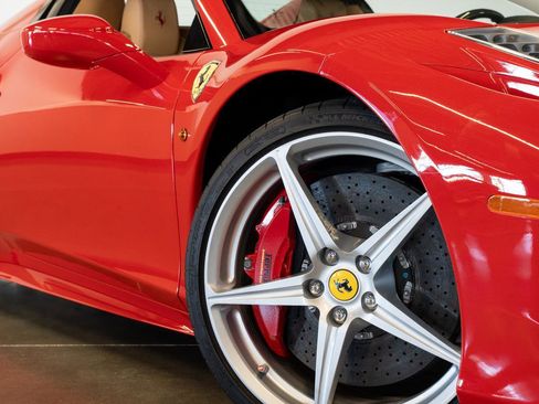 Used 2012 Ferrari 458 Spider image 29