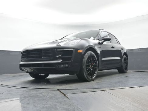 Used 2017 Porsche Macan GTS image 32