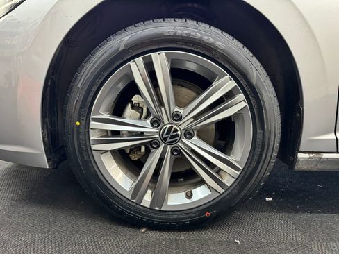 Used 2024 Volkswagen Jetta SE FWD image 12