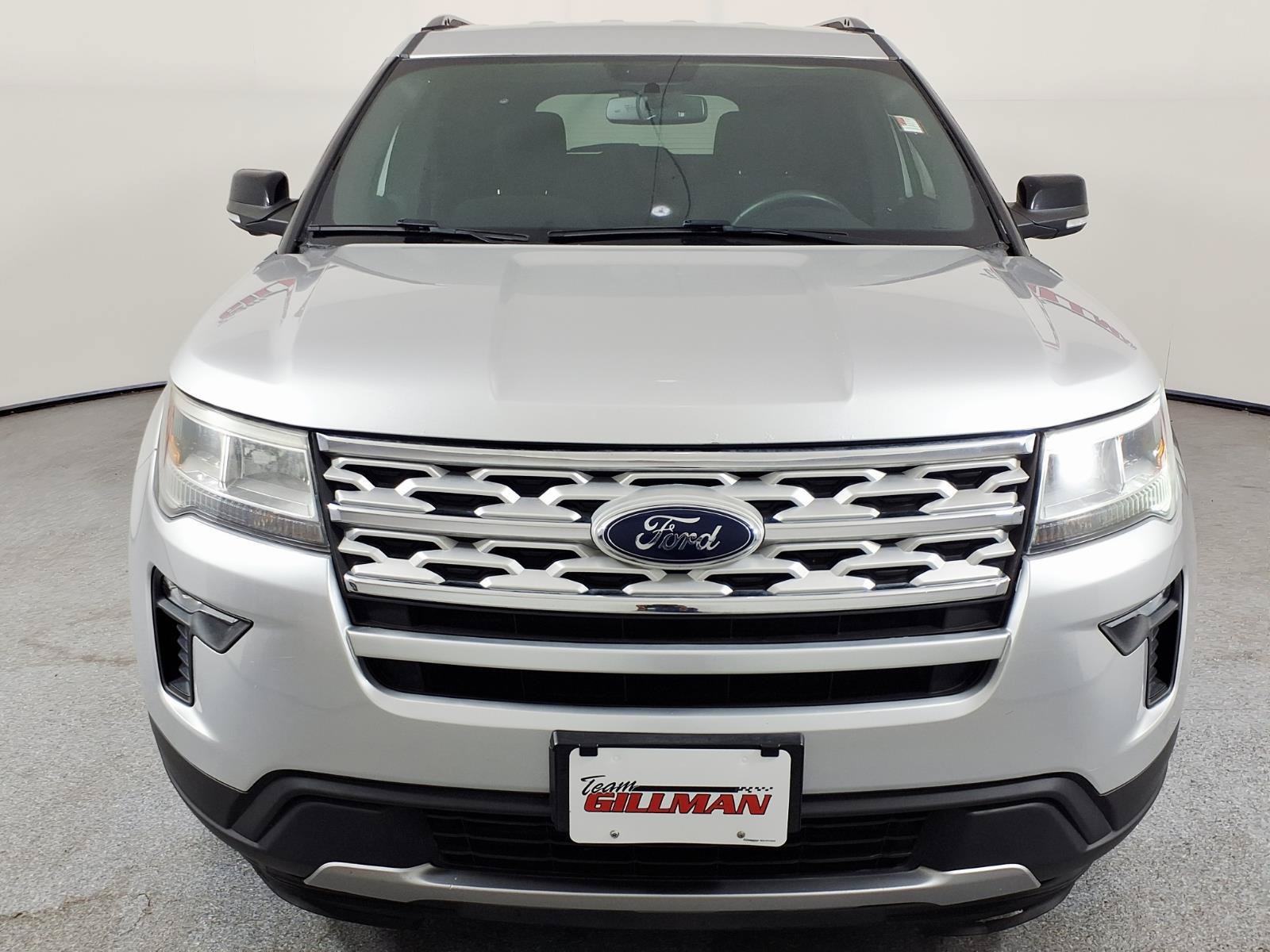 Used 2018 Ford Explorer XLT w/ Equipment Group 201A FWD image 2