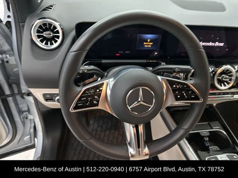 Used 2025 Mercedes-Benz GLA 250 image 11
