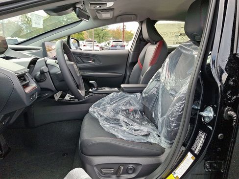New 2026 Toyota Prius Plug-In Hybrid FWD image 7