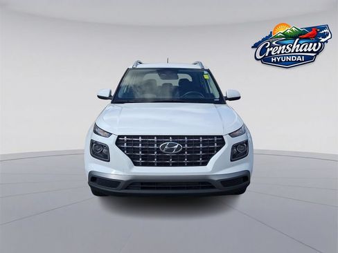Used 2025 Hyundai Venue SEL FWD image 2