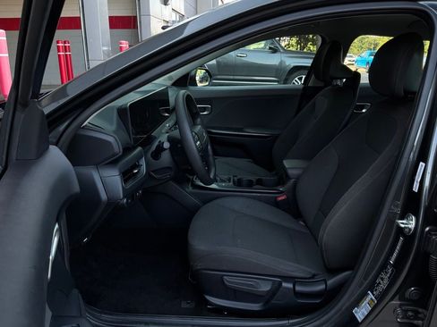 Used 2025 Kia K4 FWD image 10