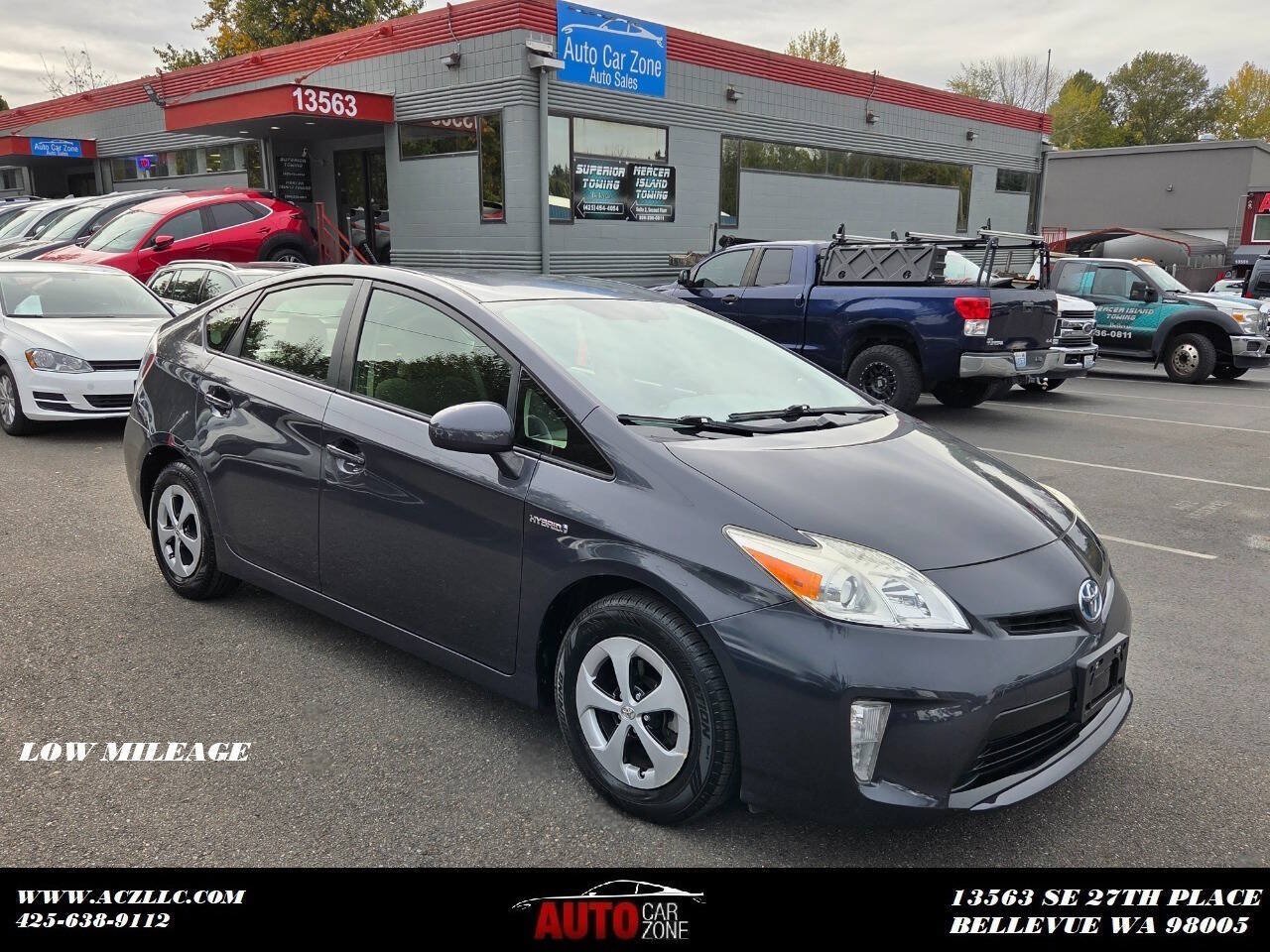Used 2015 Toyota Prius Three FWD image 1