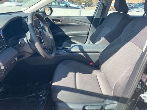 Used 2025 Toyota Camry LE image 27