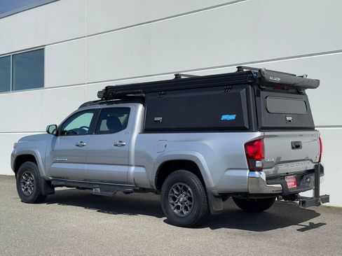 Used 2018 Toyota Tacoma SR5 AWD/4WD image 5