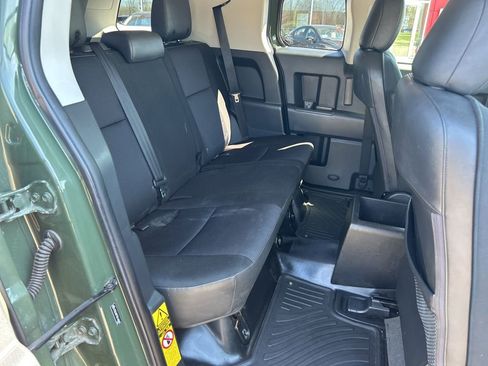 Used 2013 Toyota FJ Cruiser 4WD w/ Convenience Pkg image 18