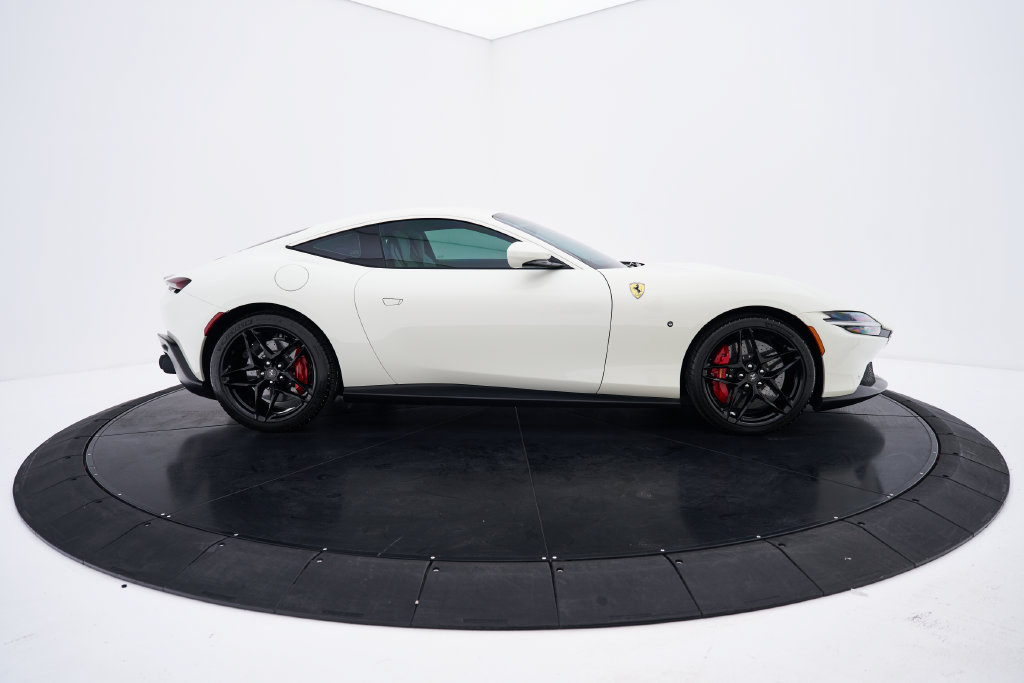 Used 2022 Ferrari Roma RWD image 17