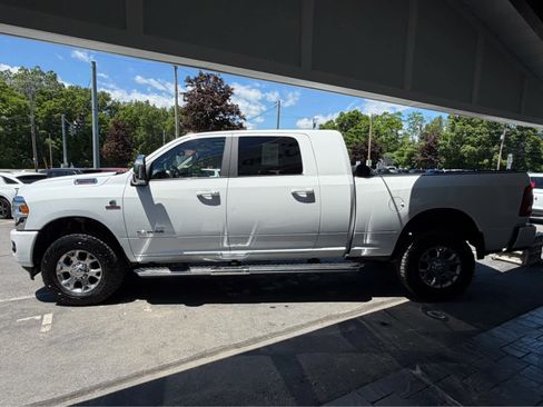 Used 2024 RAM 2500 Laramie AWD/4WD image 4