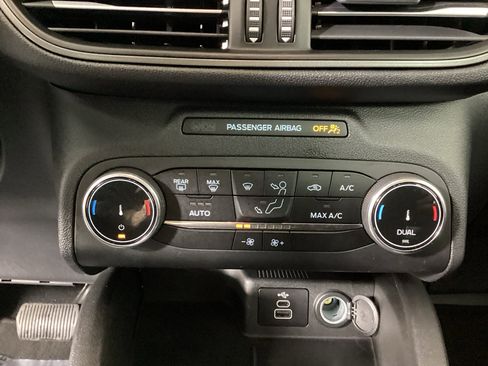 Used 2025 Ford Escape Active AWD/4WD image 29