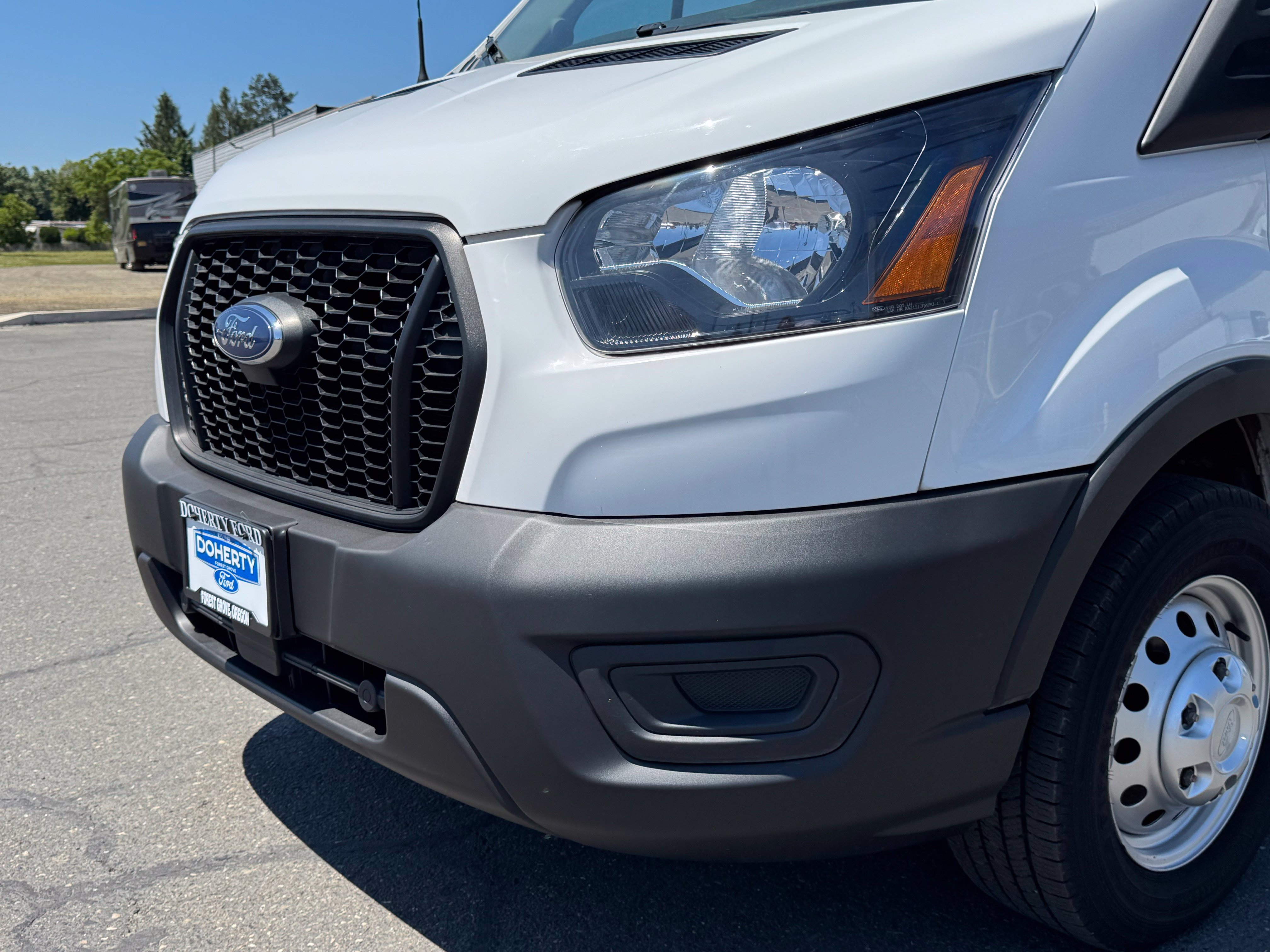 Used 2023 Ford Transit 250 Medium Roof AWD image 9