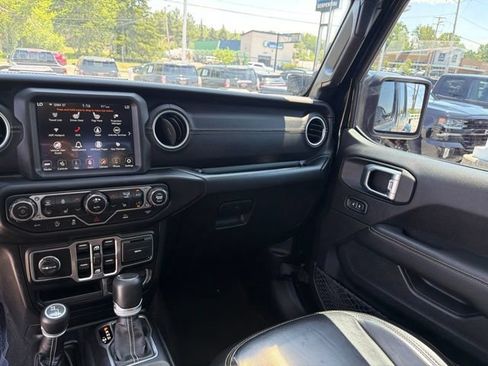Used 2020 Jeep Gladiator Overland AWD/4WD image 23