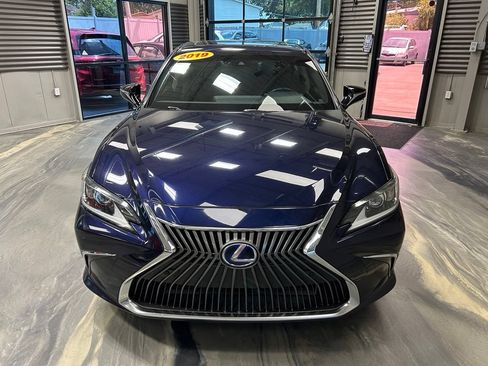 Used 2019 Lexus ES 300h w/ Premium Package FWD image 37