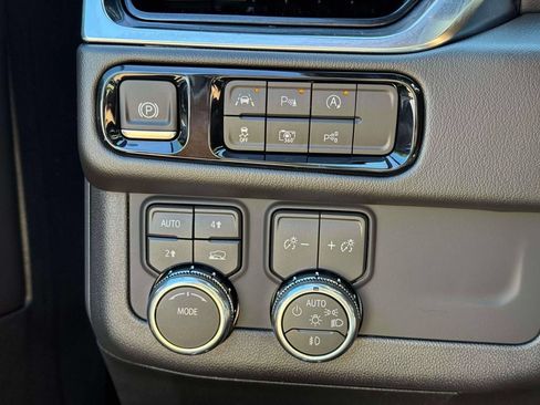 Used 2026 GMC Yukon XL Denali w/ Sun & Power Step Package AWD/4WD image 22