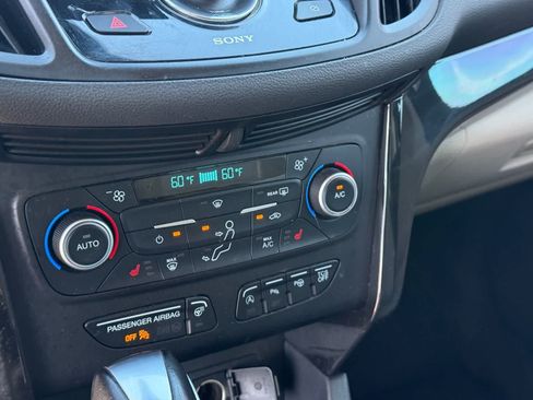 Used 2019 Ford Escape Titanium FWD image 21