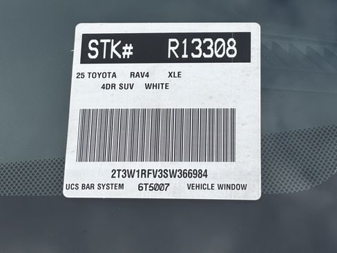Used 2025 Toyota RAV4 XLE FWD image 30