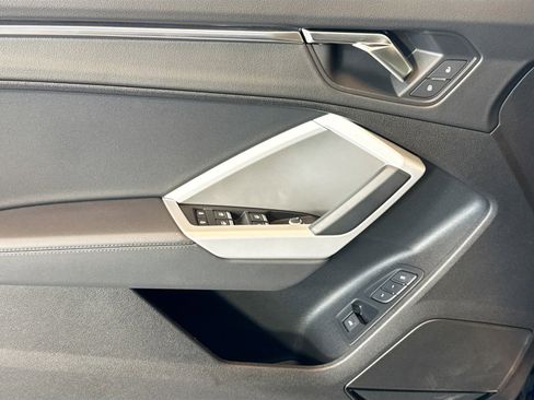 Used 2024 Audi Q3 2.0T Premium Plus image 11