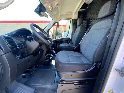 Used 2025 RAM ProMaster 2500 w/ U-Haul Equipment Group FWD image 10