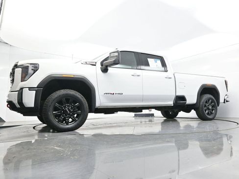 Used 2024 GMC Sierra 2500 AT4 w/ Technology Package AWD/4WD image 49