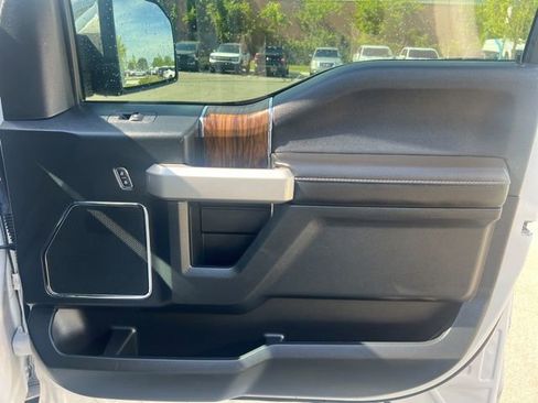 Used 2019 Ford F150 Lariat w/ Equipment Group 502A Luxury AWD/4WD image 10