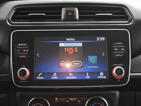 Used 2024 Nissan Leaf S image 10