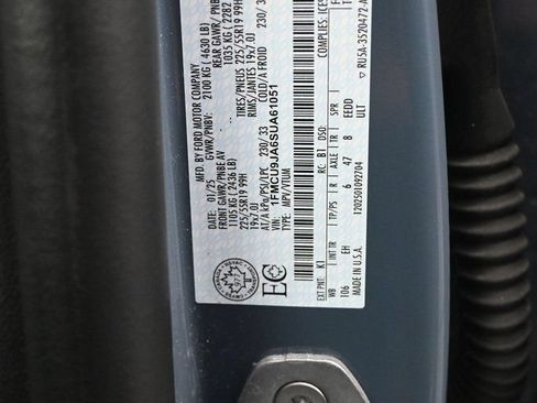 Used 2025 Ford Escape Platinum AWD/4WD image 10